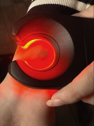 Diseño compacto de transiluminador venoso TraceLight para fácil manejo